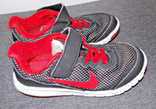 Nike Kinder Sport Schuhe Sneaker Gr.27,5