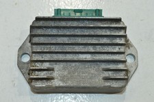 PIAGGIO NRG EXTREME C21 GLEICHRICHTER SPANNUNGSREGLER REGLER REGULATOR RELAIS