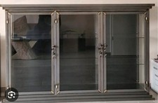 SPINDER DESIGN, GROßE VITRINE