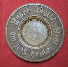 Konvolut 2 Antike Holz-Spruchteller  – „Unser täglich Brot gib uns heute” ~ 1935
