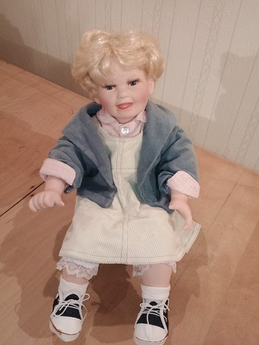 Süße porzellan puppe - süße, porzellan-puppe