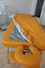 Massageliege für ayurvedische Massagen von Clap Tzu, transportabel, klappbar