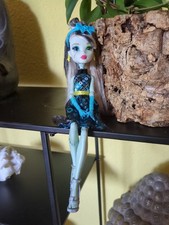Monster High Doll FRANKIE STEIN Welcome to Monster High – Photo Booth Ghouls