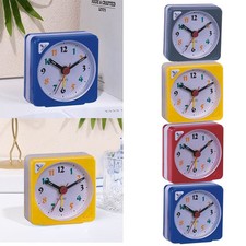 Kleiner quadratischer Wecker geräuschlose Reiseuhr perfekt für ruhige Schläfe