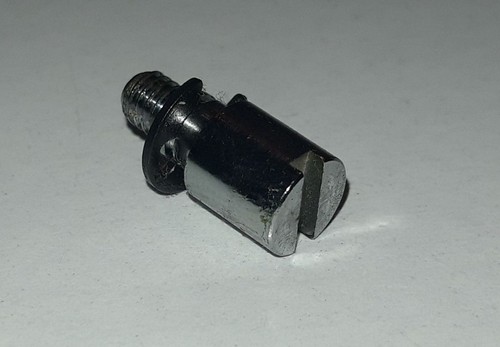 Schraube aus plattenspieler - schraube,