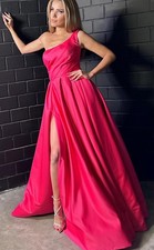 Farbiges Rosa Brautkleid
