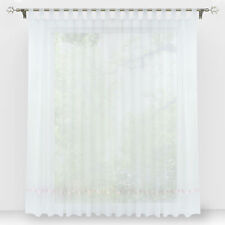 Gardinenstores mit Schlaufen