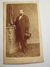 Köln - stehender Mann mit Bart im Anzug mit Zylinder - Portrait / CDV