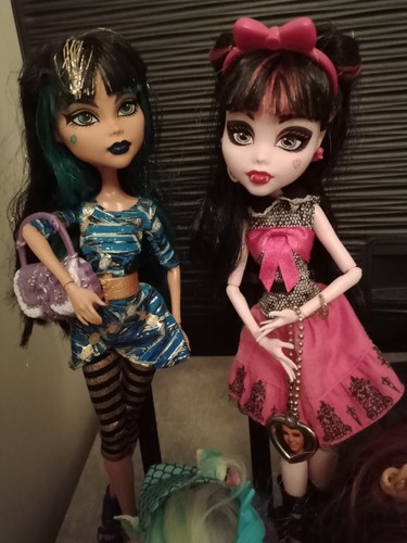 Draculaura monster high - draculaura,