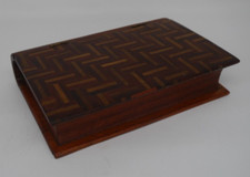 Buch-Holzkiste Schatulle  19 x 12,5 x 4  cm - Intarsien