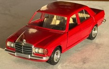 Cursor 576: Mercedes-Benz 200D