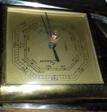 klassisches Aneroid-Barometer
