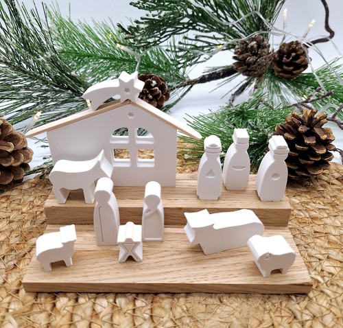 Mini krippe auf holz - -, holz-tablett