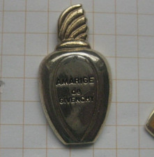 AMARIGE  / GIVENCHY ......................... Kosmetik / Parfüm-Pin (157f)