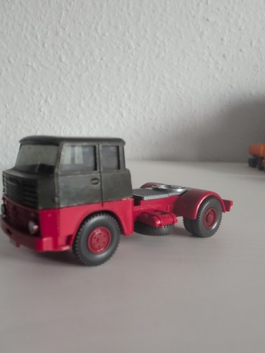 Wiking zugmaschine henschel - wiking,
