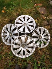 4x Winterreifen 195/55 R16 auf Stahlfelgen + Alfa Romeo Radkappen