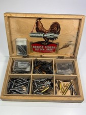 riesen KONVOLUT alte KALLIGRAPHIE SCHREIBFEDERN in orig. BRAUSE FEDERN SCHATULLE