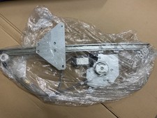 Citroen Berlingo Fensterheber vo. re.  4013632