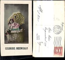 262943,Mädchen m. Schirm a. Korb Weidenkiste Blumen Kissen Gelukkig Nieuwjaar Ne