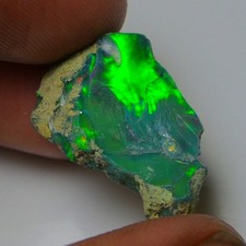 Schwarzopal grob 12,75 kt natürlicher äthiopischer Welo Opal roher Feuerschmu...