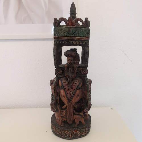 Handgeschnitzte holzskulptur - handgeschnitzte,