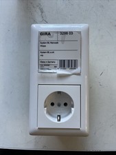Gira (neues Model) Lichtschalter, Steckdosen Kombination