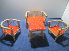2x Sessel mit Tisch und Bank