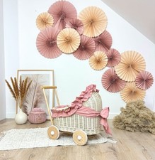 Puppenwagen aus ecrufarbenem