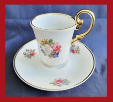 Johann Seltmann Vohenstrauss: Mokkatasse dreifüßig mit Streublümchen u. Goldrand