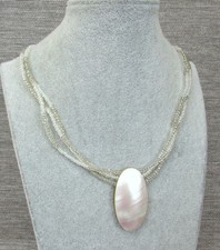 (D09) Modeschmuck Kette mit Perlmuttanhänger 45cm +7cm