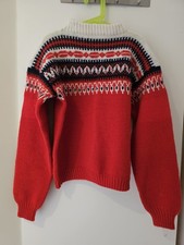 Handgestrickter Roter