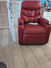 Neuwertiger Sessel , Massagesessel mit Aufstehhilfe , Relax Sessel Weinrot 