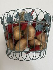 Metall Deko-Wandkorb Hängekorb, gefüllt, antik-blau, Vintage, Landhausstil