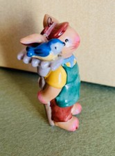 Villeroy Boch 1x Hase Gärtner mit Vogel Rechen Bunny Anhänger Ostern Osterei Ei