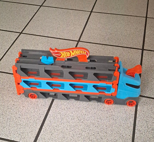 Hot wheels - hot,