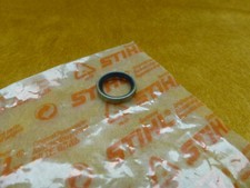 NEU Original Stihl 030 031 032 028 Wellendichtring Ölpumpe WDR B12x16x3-NBR 