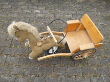 Tretfahrzeug wie Tretauto