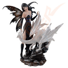 Drachen Fee mit weißem