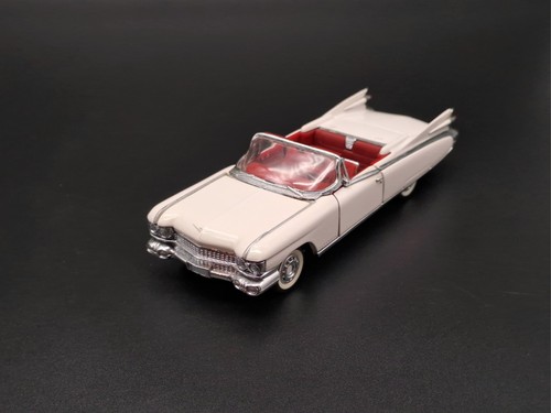Franklin mint cadillac - mint, 1:43