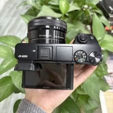 Sony Alpha α6000 24.3MP