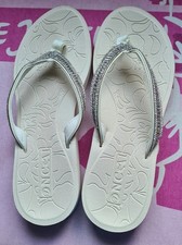 ONCAI Damen Zehentrenner Gr. 40, Elfenbein Weiß, Sohle Gummi, Strassstein.