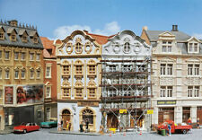 Faller 130452 Spur H0 - Winkel-Stadthaus mit Malergerüst NEU und OVP