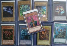 Diverse Yu-Gi-Oh Holo Karten