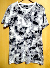 Graues gemustertes T-Shirt