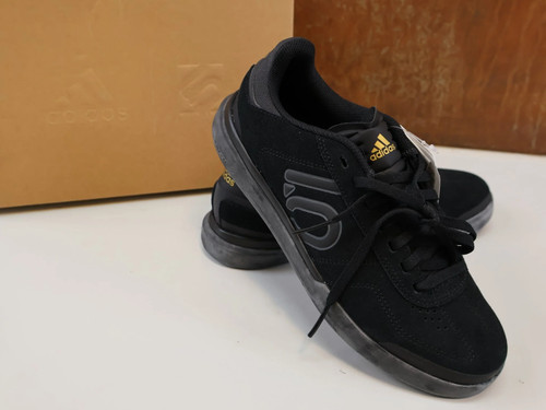 Adidas five ten - five, dlx