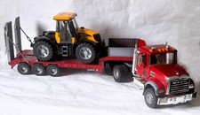 BRUDER  02813 MACK GRANITE TIEFLADER  MIT JBC FASTRAC 03030