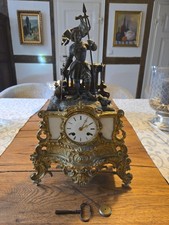 Antike Kaminuhr, Figurenuhr, Alabaster & Fadenaufhängung, Biedermeier, 1850-1860