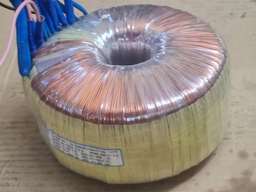 Trafo pri 220v - 220v,, sec