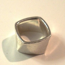 EIN TIFFANY & CO. RING