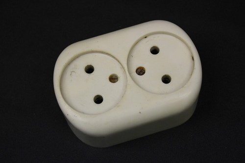 Alte steckdose doppelsteckdose - alte,